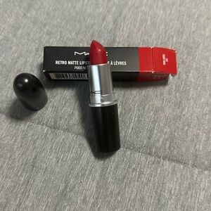 Mac ruby woo lipstick